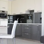 Magnifique 3 Pieces Avec Terrasse Et Parking, 4 Couchages, Villeneuve-Loubet Plage - Fr-1-252A-11