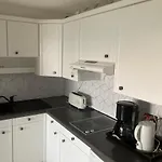 Appartement 2 Chambres Avec Piscine Face A La Mer A La Coudouliere