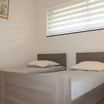 Appartement 3P En Rdj Avec Jardin Et Terrasse, A 5 Min Plage Et Restaurants, Parking Prive, Climatise - Fr-1-252A-59