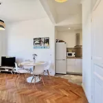 Le Foch By Booking Guys