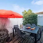Coquette Maison Avec Piscine Partagee