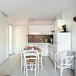 Coquette Maison Avec Piscine Partagee