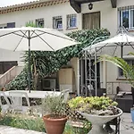 2 Bedroom Beautiful Apartment In Cogolin