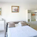 Cosy Studio Cannes Center Beaches Shopping And Congresses Live In Merle