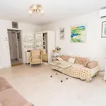 Cosy Studio Cannes Center Beaches Shopping And Congresses Live In Merle