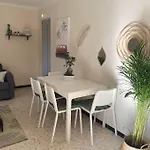 Bas De Villa Avec Piscine Et Exterieur