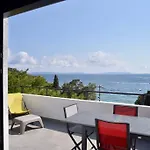 Top Of House With Sea View 50M From The Beach