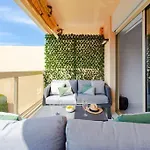 #12 Fabron Suite Sweaming-Pool Garage Ac Wifi & Sea View