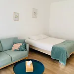 Studio Confort 35M2 Renove, Equipe Et Climatise, Tout Se Fait A Pied!