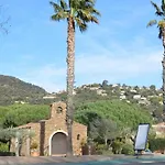 Studio 4 Couchages Avec Terrasse, Parking Et Proche Plage Au Lavandou - Fr-1-251-240