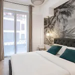 Gorgeous 2 Bedrooms Apt Great Kitchen, City Center