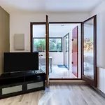 Les Pierreplane
