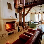 Maison Typique Au Pied Du Chateau De Lafauche Avec Cheminee, Grand Jardin Et Equipements Modernes - Fr-1-611-57
