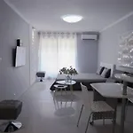 Beau Studio Avec Vue Mer A 50 M Proche De La Plage