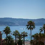 Beau Studio Avec Vue Mer A 50 M Proche De La Plage
