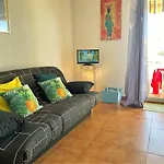 Studio Au Lavandou, Proche Plage, Terrasse, Parking Privatif, 4 Couchages - Fr-1-251-236