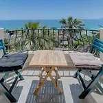 Brand New Three-Bedroom Apartment Seaviews