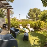 La Felyvonne, Villa Familiale Confortable Avec Sa Grande Terrasse Ombragee Et Sa Vue Degagee Vers La Mer