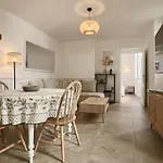 Fersen Superb Mediterranean Style Apartment In Heart Of Old Antibes
