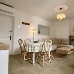 Fersen Superb Mediterranean Style Apartment In Heart Of Old Antibes