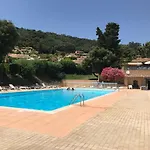 Holiday Home With Private Terrace And Sea View, La Croix-Valmer
