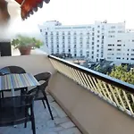Stylish One Bedroom Apartment In Central Cannes Just Off The Croisette And Near Beaches - 680
