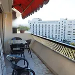 Stylish One Bedroom Apartment In Central Cannes Just Off The Croisette And Near Beaches - 680