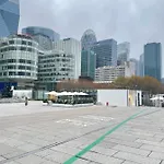 Cozy Studio In La Defense