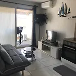2 Pieces Avec Terrasse -Calme-Sans Vis A Vis-Garage-Centre De Cannes