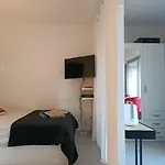 Le Corinthe Studio Apartment