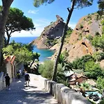 Ciotat Colada Beau Duplex Atypique A 50 M Du Port Classe 3 Etoiles