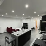 Appartement 3 Pieces Refait A Neuf. Centre-Ville.