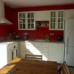 Beau 2 Pieces Avec Jardin Dans Villa A Mougins.