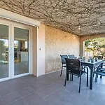 Bas De Villa Refait A Neuf, Climatisation Et Terrasse Vue Mer