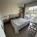Appartement Avec Terrasse, Vue Jardin Et Piscine