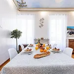 Risso - Comfortable 3 Bedrooms With Balcony