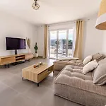 Le Hameau Des Pins - Spacious - Parking