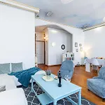 Risso - Comfortable 3 Bedrooms With Balcony