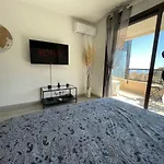New Studio, Piscine Et Vue Mer • Proche De Monaco