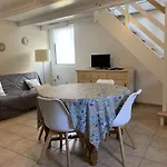 Maison De Pecheur Avec Terrasse, A 450M De La Plage Et Proche Commerces A Tregastel - Fr-1-368-363