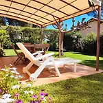 Cote Jardin - T2 Avec Terrasse Couverte Et Jardin