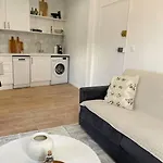 Au Coeur Du Vieil Antibes A 200M Des Plages, Superbe Studio