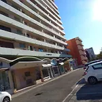 Studio Centre Le Lavandou Avec Terrasse Et Ascenseur - Fr-1-308-173