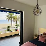 T2 Front De Mer 2Pers 1 Minute De La Plaget2 De 44 M2 Plus Terrasse 16M2 , Vue Mer Panoramique Et En Face De La Plage Cet Appartement Refait A Neuf Beneficie D'Un Confort Et D Un Equipement Optima Cet Appartement Est Ideal Pour 2 Personnes Avec Sa Ch