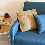 Charmant Studio 2A4 Pers Avec Jardin Et Place De Parking Situe A 5 Min A Pied De La Mer