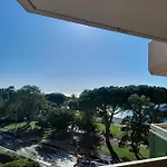 Port Plage Centre Ville Et Soleil