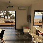 T2 Front De Mer 2Pers 1 Minute De La Plaget2 De 44 M2 Plus Terrasse 16M2 , Vue Mer Panoramique Et En Face De La Plage Cet Appartement Refait A Neuf Beneficie D'Un Confort Et D Un Equipement Optima Cet Appartement Est Ideal Pour 2 Personnes Avec Sa Ch