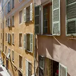 L10 Central Suite 2 Bedrooms Old Nice Wifi 3Mins Sea