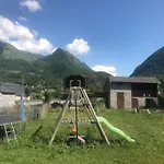 Maisonnette Avec Terrasse, Jardin Et Poele A Bois