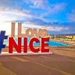 Tres Joli Studio Situe Dans Le Centre De Nice